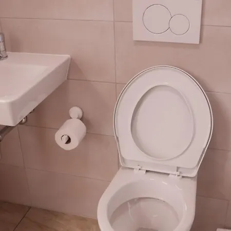 Mira Prag