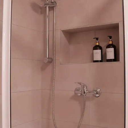 Mira Prag